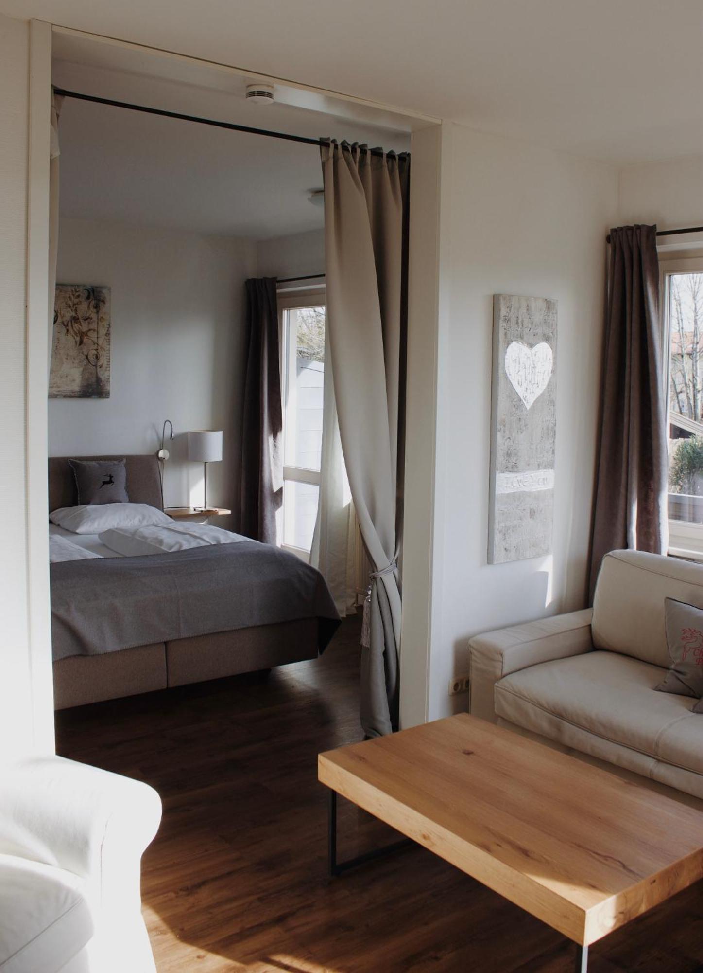 סיאון-זיברוק Hotel Garni - Chiemsee-Pension-Seebruck מראה חיצוני תמונה